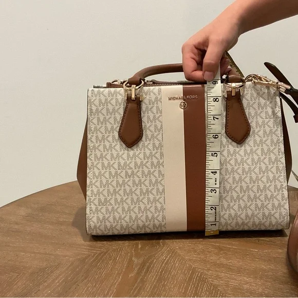 MICHAEL MICHAEL KORS
Marilyn Medium Logo Stripe Satchel - Picture 7 of 8